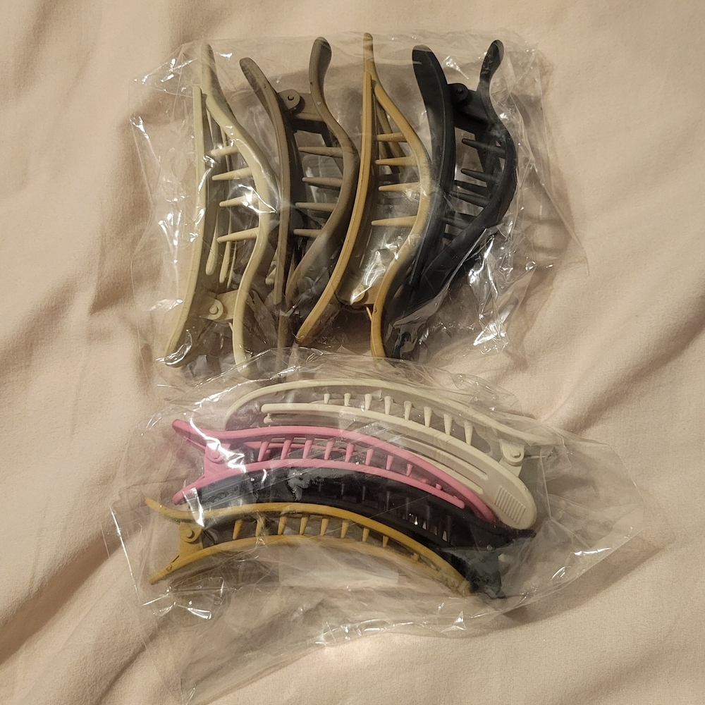 Set of Hair Clips in Neutral and Pink Tones